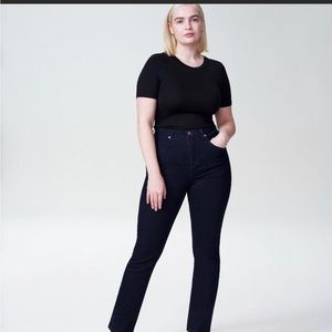 Universal standard shirtsleeve crew